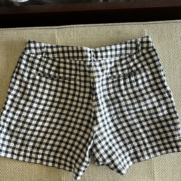 Tommy Bahama 100% linen black-and-white shorts, perfect condition size 6 😍 - Picture 5 of 5